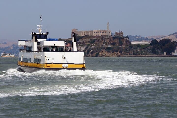 San Francisco Downtown Walking Tour with Bay Cruise — 3-Hour Guided Experience photo 5