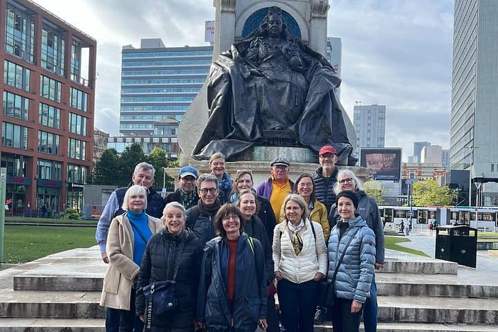 Manchester City Centre Walking Tour: 90-Minute Guided History & Street Art Walk