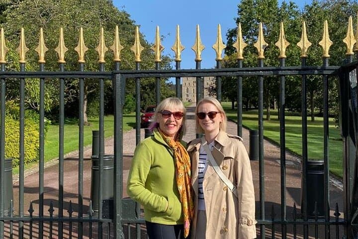 Private Windsor Walking Tour with Local Guide — Windsor Castle, Eton & Thames photo 4