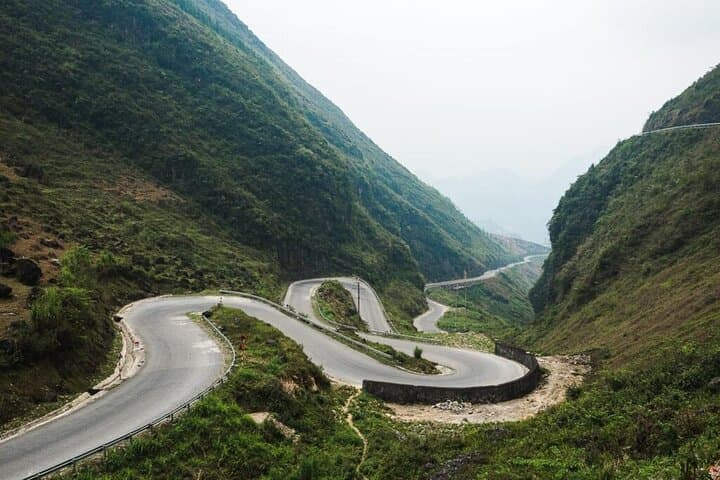 Ha Giang 4-Day Loop: Ma Pi Leng, Dong Van Karst & Nho Que River Adventure photo 3