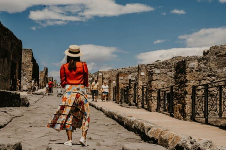 Full-Day Pompeii Guided Tour from Rome with Train Included