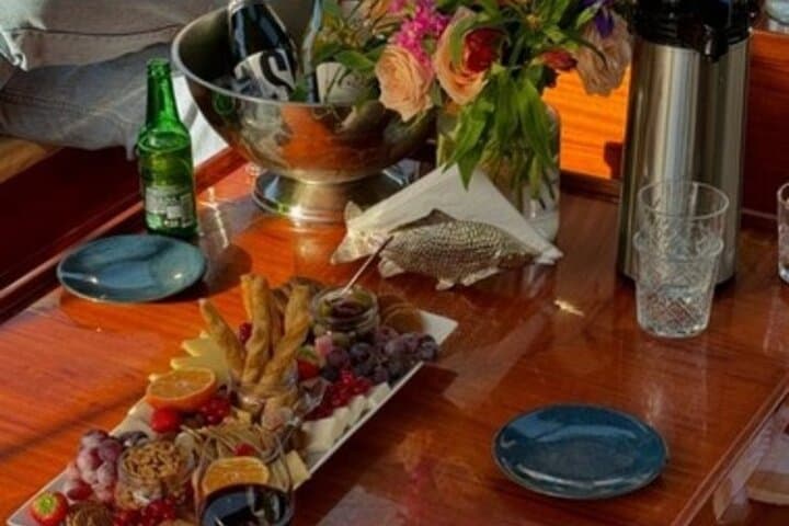 Winter Canal Cruise Amsterdam: Heated Electric Boats & Mulled Wine photo 5