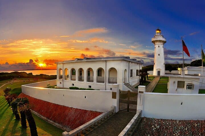 Kenting & Pingtung One-Day Tour from Kaohsiung — Eluanbi, Longpan, Sand Island & Hot Springs