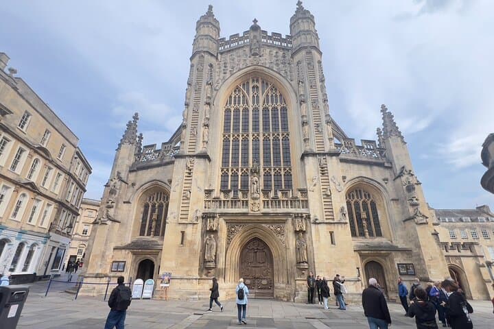 Private Full-Day Trip to Stonehenge, Bath and the Cotswolds from London photo 2