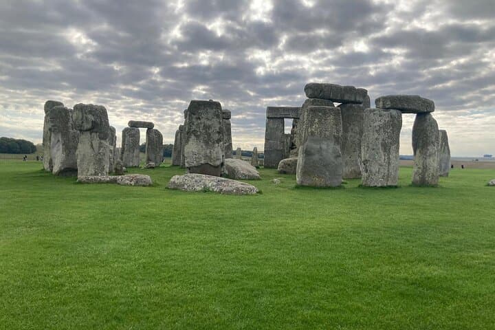 Private Full-Day Trip to Stonehenge, Bath and the Cotswolds from London photo 4