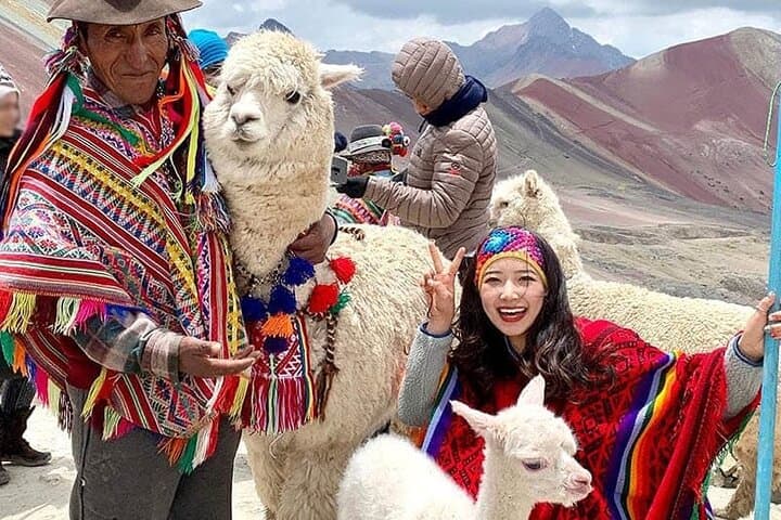 Trek Vinicunca: Full-Day Rainbow Mountain Hike from Cusco