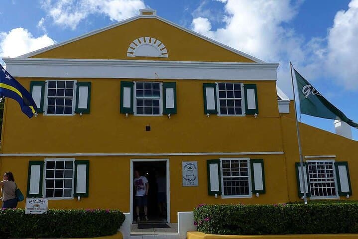 Willemstad Shop and Beach Tour: Punda, Chobolobo & Mambo Beach photo 2