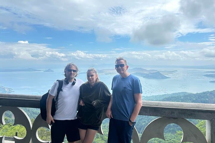 Tagaytay Taal Volcano Day Tour — Private Car, Ridge Views & Local Eats photo 2