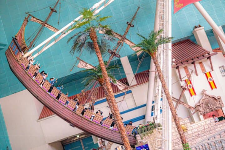 Seoul Lotte World & Seoul Sky: Rides, Records, and 500m City Views photo 2