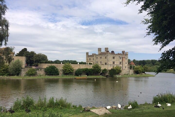 Private Tour of Canterbury and Leeds Castle from London — Day Trip Guide photo 3