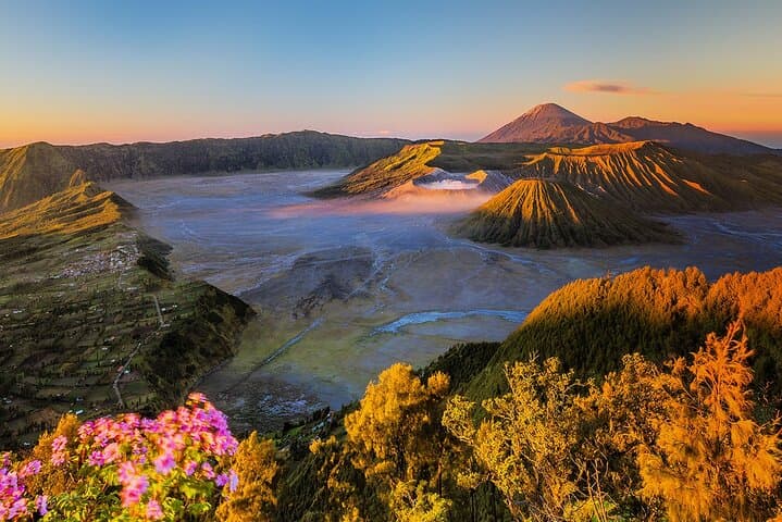 Five-Day Java Adventure: Borobudur Sunrise, Bromo Vistas, Tumpaksewu & Ijen Blue Fire photo 4
