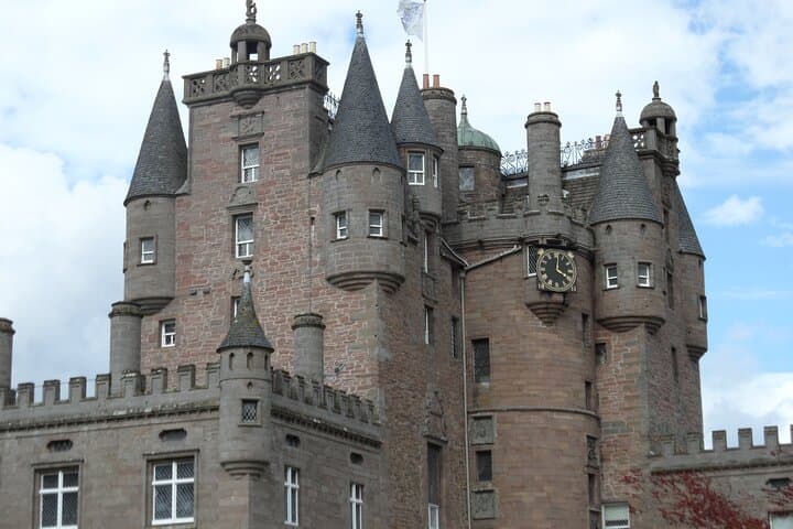 Historic Edinburgh Private Walking Tour: Royal Mile & Old Town Highlights