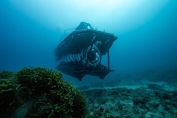 Mauritius Unique Submarine Tour: 45-Minute Submersible Dive to Coral Reefs & Shipwreck