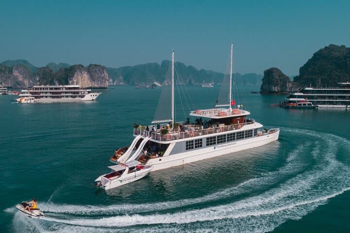 Luxury Catamaran Cruise to Ha Long & Lan Ha Bay from Hanoi photo 2