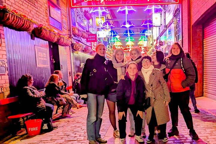 Real Story Belfast Walking Tour with Local Guide — History, Architecture & Local Life