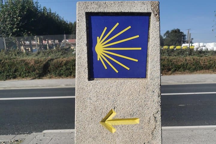 Camino Francés: Sarria to Santiago in 5 Days — 100 km Pilgrimage Guide photo 6