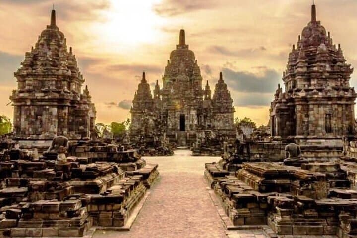 Yogyakarta-to-Bromo-and-Ijen-Blue-Fire-Trek-Borobudur-Sunrise-and-Bali-Transfer photo 6
