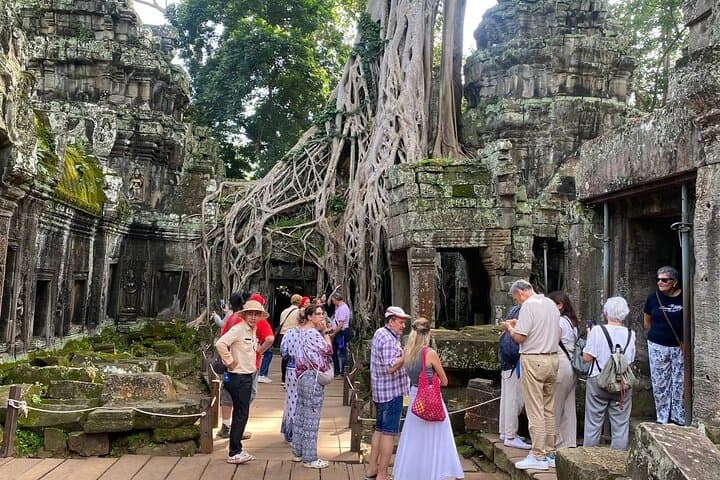 2-Day Private Angkor Wat & Kampong Phluk Tour — Sunrise Temples and Tonlé Sap Floating Village photo 2