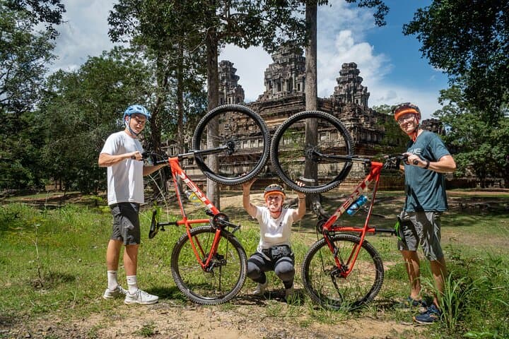Cycle Angkor's Backroads: E‑Bike Temple Tour with Lunch