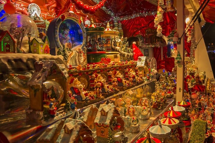 Paris Tuileries Christmas Market Treasure Hunt — Self-Guided Holiday Game photo 4