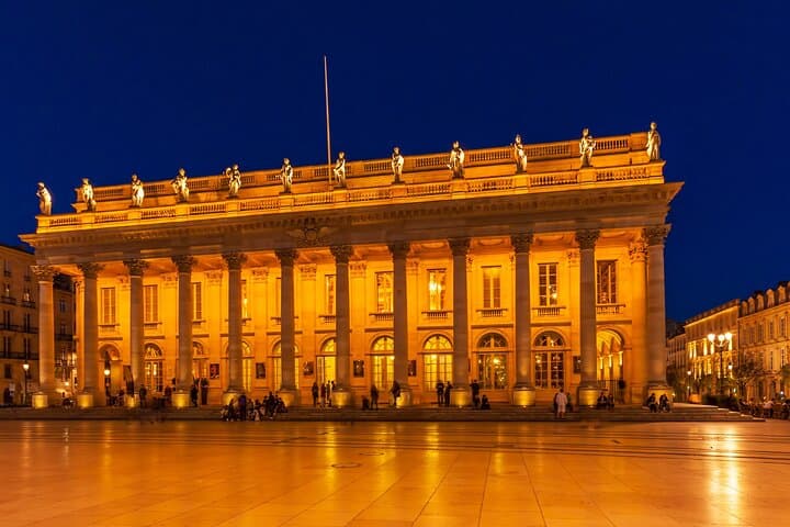 Bordeaux Christmas Market Scavenger Hunt: Unusual Track Game Experience photo 4