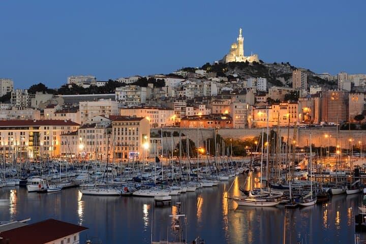 Marseille Christmas Market Hunt: Self-Guided Holiday Game in the Old Port photo 6