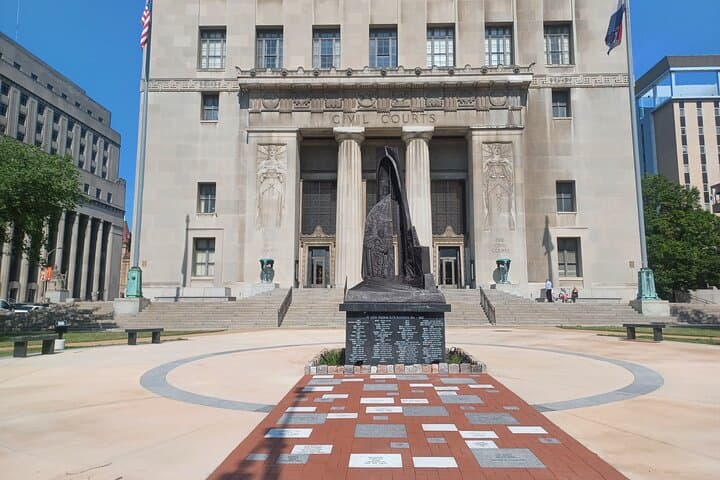 Downtown St. Louis Smartphone Audio Walking Tour — Self-Guided History & Architecture photo 3