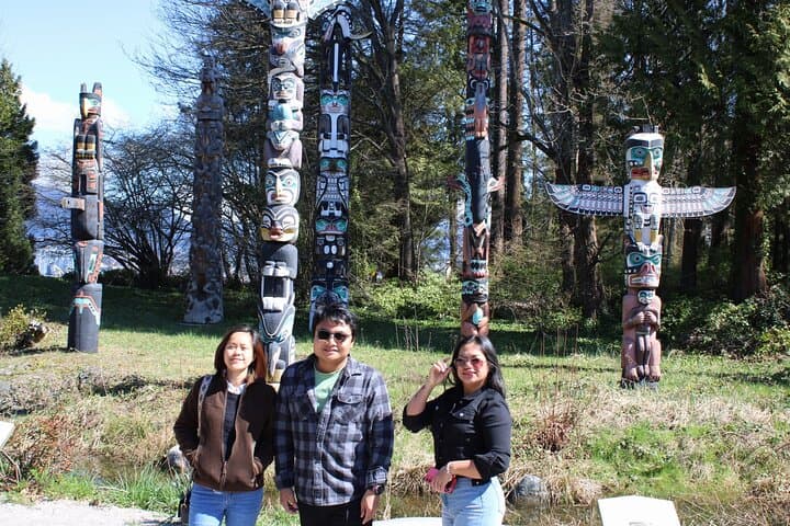 Exclusive Luxury Small Group Tour of Vancouver: Stanley Park, Gastown & Granville Island photo 4