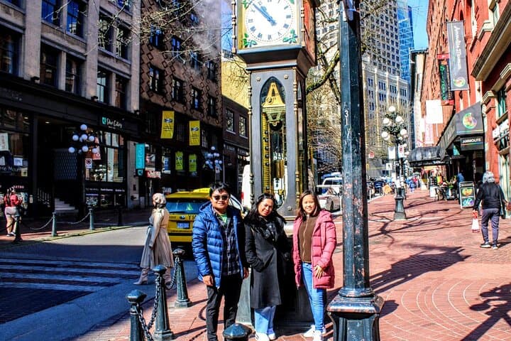 Exclusive Luxury Small Group Tour of Vancouver: Stanley Park, Gastown & Granville Island photo 6