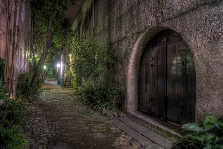 Charleston Ghosts of Liberty Guided Walking Tour: Twilight History & Hauntings photo 6