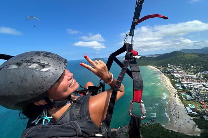 Tandem Paragliding Over Praia Brava: Tandem Flights Above Northern Florianópolis photo 4
