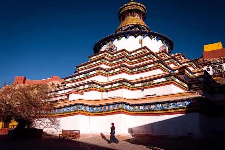 12-Day Lhasa, Everest & Mt Kailash Overland Pilgrimage: Lhasa to Kathmandu photo 6