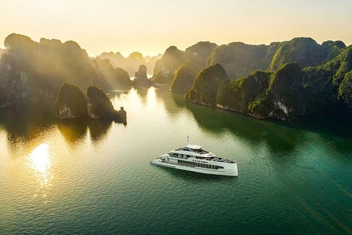 Luxury Ha Long Bay Day Cruise on Symphony 5-Star photo 2