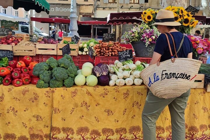Luberon Markets & Hilltop Villages: Day Tour from Avignon photo 2