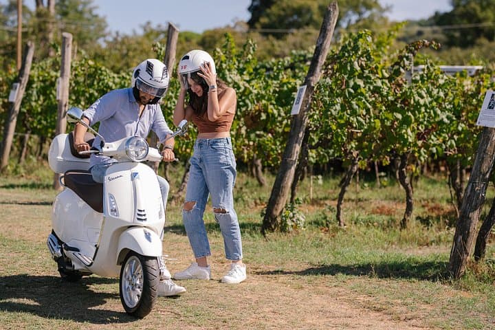 Vespa Self-Guided Tour of Lucca's Countryside: Montecarlo & Massaciuccoli Routes photo 2