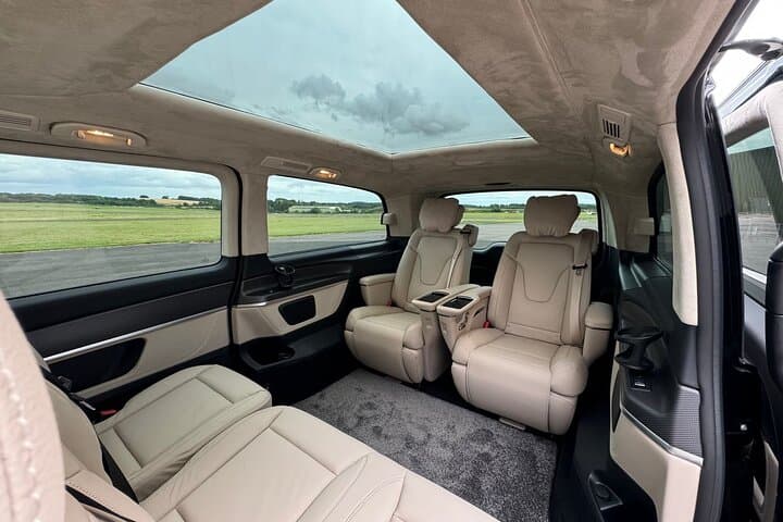 Custom Chauffeured London Sightseeing Tour in a Mercedes photo 5