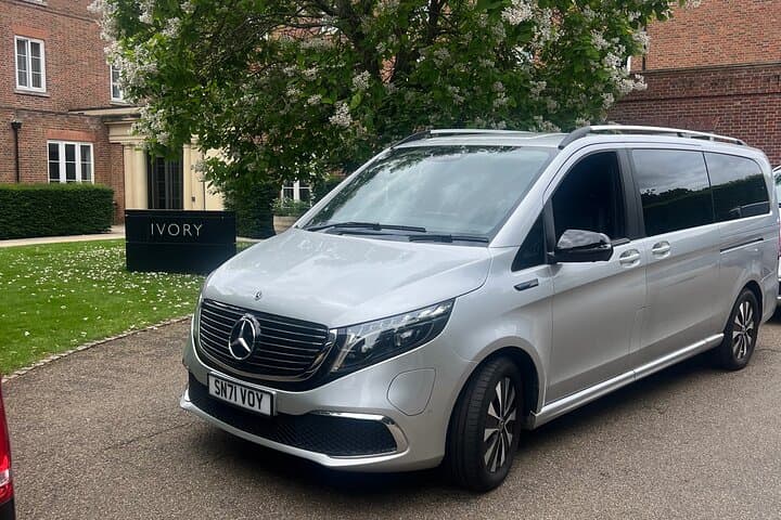 Private Hever Castle Chauffeured Tour from London — Luxury Day Trip photo 6