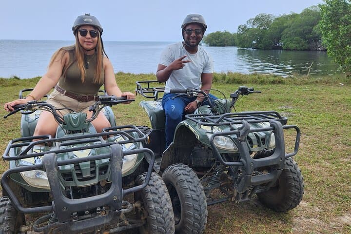 Roatán Adventure Combo: Horseback, ATV & Jungle Zipline in One Day photo 6