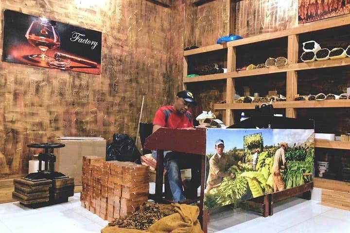 Punta Cana Souvenir Tour: Artisan Crafts, Rum & Cigar Tasting with Free Pickup