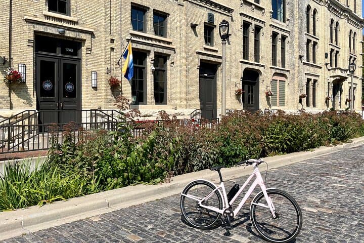Explore Old Milwaukee by E-Bike: A 16-Mile Urban Adventure Through History and Parks photo 3