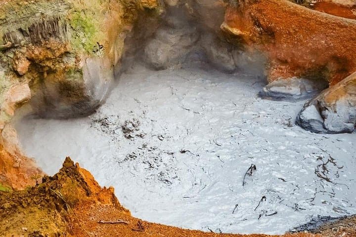 Rincon Volcano Hike to Oropéndola Waterfall and Hot Springs — Full-Day Adventure photo 4