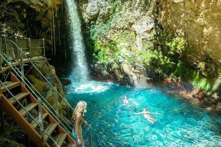 Rincon Volcano Hike to Oropéndola Waterfall and Hot Springs — Full-Day Adventure photo 2