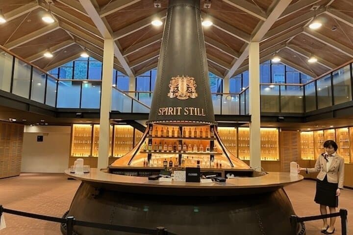 Yamazaki Distillery & Asahi Villa One-Day Tour — Whisky, Monet, and Hillside History photo 2