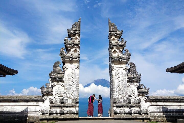 Exclusive Bali Photography Tour — Gates of Heaven, Tirta Gangga & Hidden Waterfall