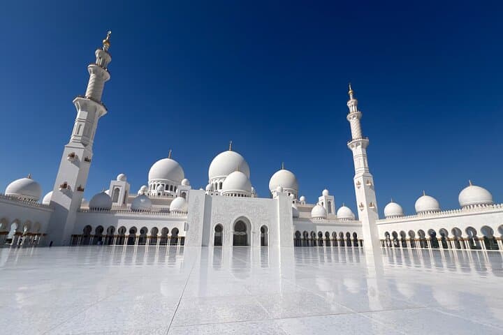 Abu Dhabi Day Tour: Sheikh Zayed Grand Mosque, Emirates Palace & Heritage Village