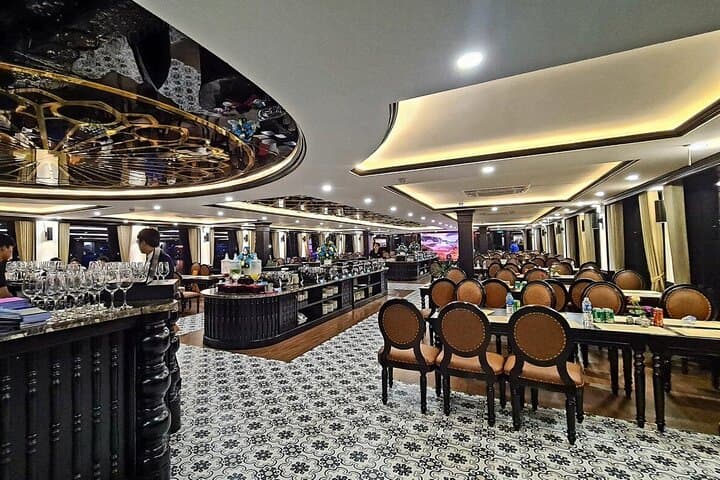 Sea Octopus Day Cruise — Luxury Halong Bay Day Trip from Hanoi photo 4