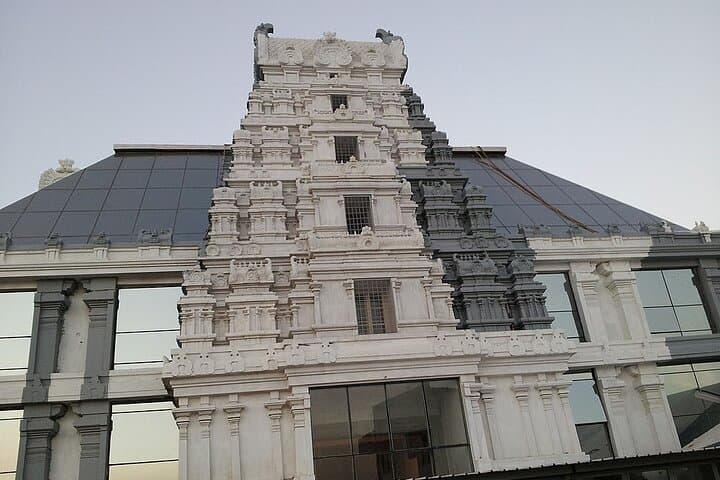 Bangalore Full-Day Highlights: Lalbagh, Palace, Tipu Sultan & ISKCON Tour photo 3
