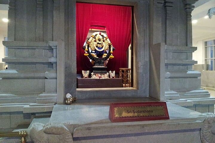 Bangalore Full-Day Highlights: Lalbagh, Palace, Tipu Sultan & ISKCON Tour photo 4
