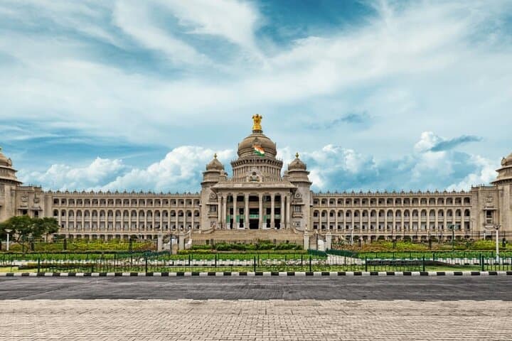 Bangalore Full-Day Highlights: Lalbagh, Palace, Tipu Sultan & ISKCON Tour