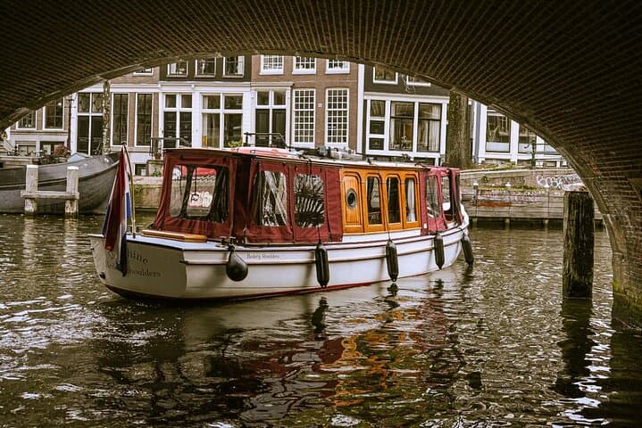 Private Amsterdam Canal Boat Tour — 90-Minute Personalized Cruise photo 6